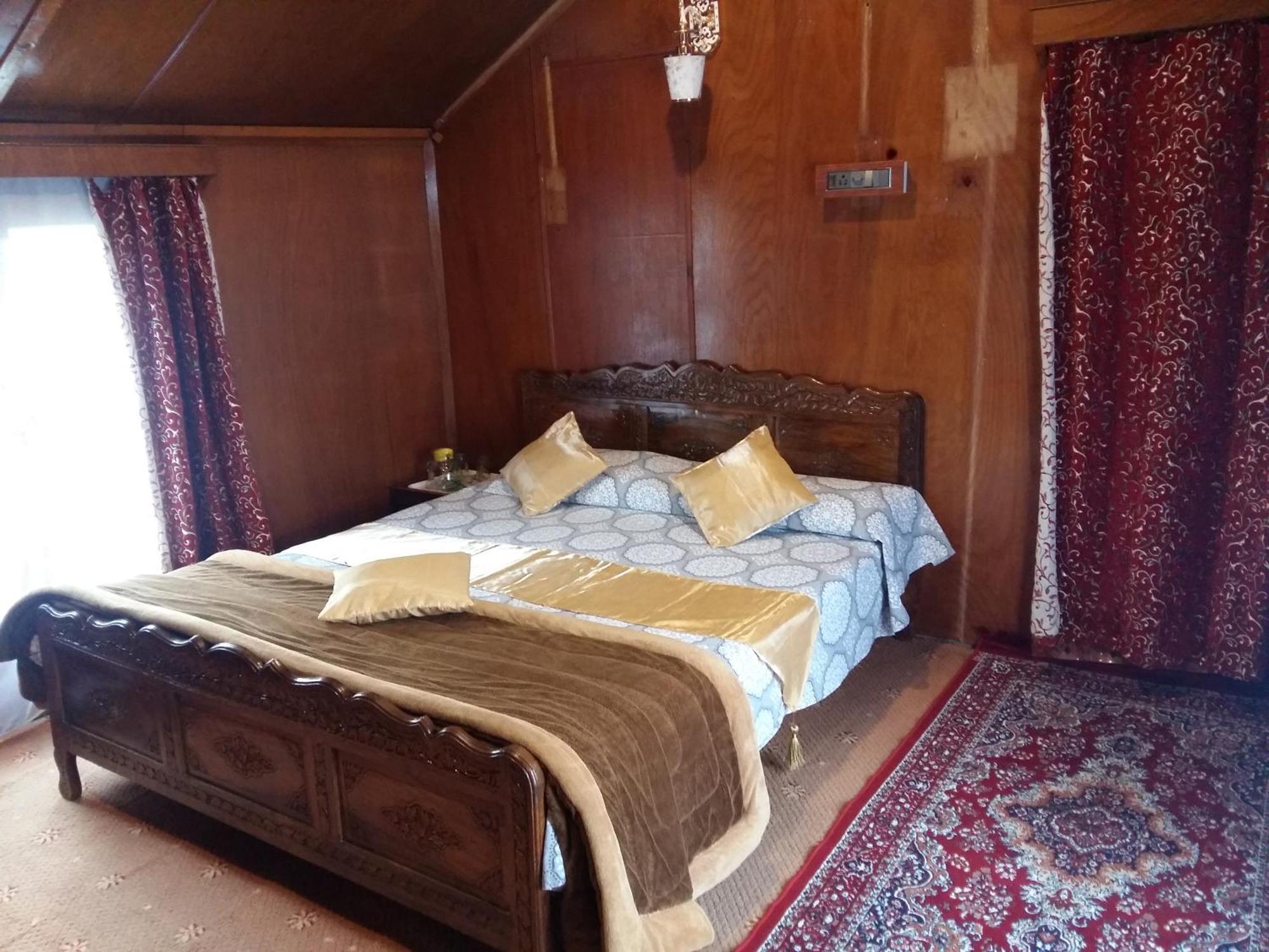 Houseboat Moon Of Kashmir Hotel Srinagar  Phòng bức ảnh