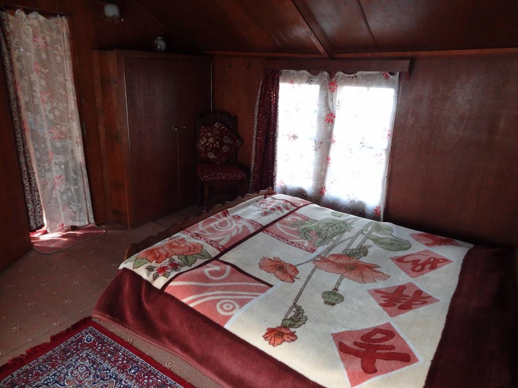 Houseboat Moon Of Kashmir Hotel Srinagar  Phòng bức ảnh