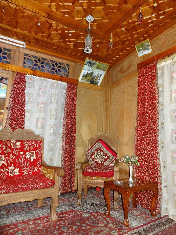 Houseboat Moon Of Kashmir Hotel Srinagar  Phòng bức ảnh